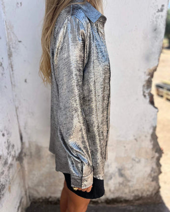 Silberner Metallic-Blazer für Damen, ideal für Partys, mit langen Ärmeln und tailliertem Schnitt, der bis zum Knie reicht.