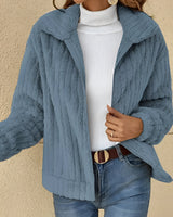 Damen Teddyjacke in Hellblau, Fleecekragen, plüschiger Wintermantel, Cozy Herbst, Größe 5XL, mit langen Ärmeln und Taillengürtel.