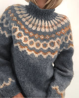 Handgestrickter grauer Islandpullover aus Wolle mit Fair Isle Kragen in Größe 3XL, langer Ärmel, ideal für Winter.