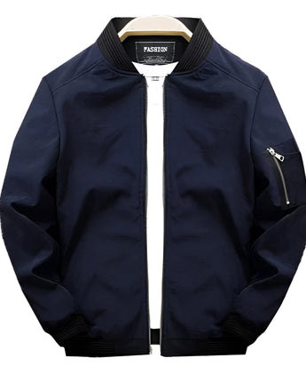 Marineblaue Herren-Bomberjacke in Größe 4XL mit langen Ärmeln, Reißverschluss und gerippten Kragen, stilvolles und leichtes Design für urbanen Look.