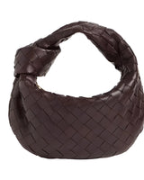 Luxuriöse schwarze geflochtene Leder Hobo Tasche in rechteckiger Form mit Designer-Akzenten, ideal als modisches Accessoire.
